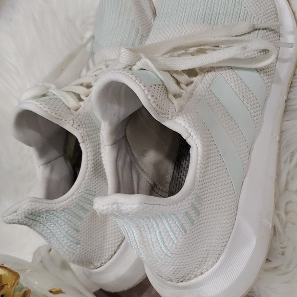 Adidas swift  woman's sneakers size 8.5 - Picture 8 of 13